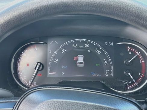 Used 2023 Toyota RAV4 XLE w/ Convenience Package FWD image 12