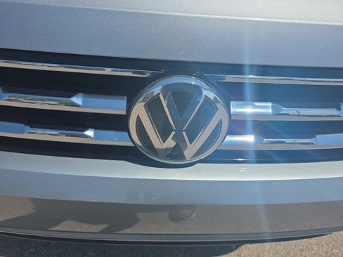 Used 2021 Volkswagen Tiguan SE FWD image 23