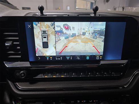 Certified 2022 Chevrolet Silverado 1500 ZR2 w/ Technology Package image 22