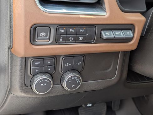 Used 2023 Chevrolet Tahoe High Country AWD/4WD image 26