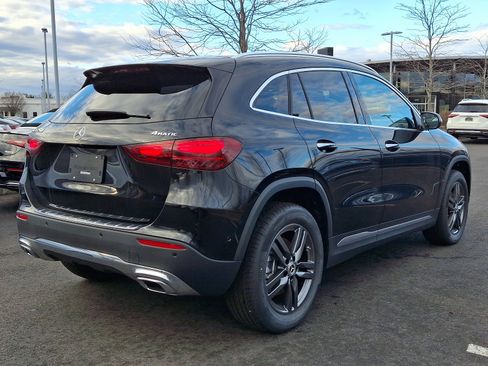 New 2025 Mercedes-Benz GLA 250 4MATIC image 6