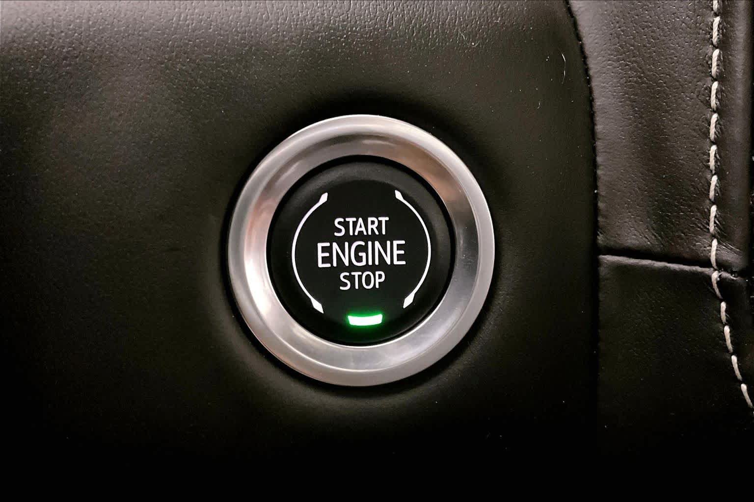 Used 2024 GMC Yukon Denali Ultimate AWD/4WD image 31