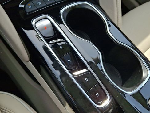 Used 2023 Buick Envision Avenir image 16