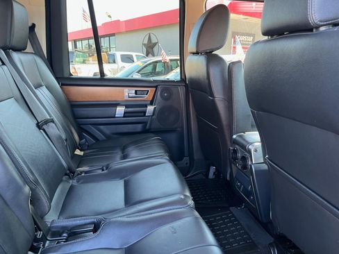 Used 2015 Land Rover LR4 HSE image 32