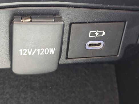 Used 2024 Toyota Corolla SE image 5