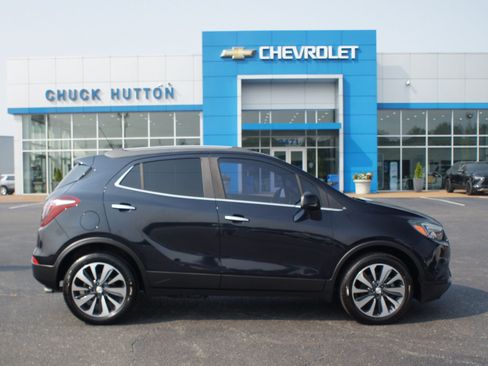 Used 2021 Buick Encore Preferred FWD image 2