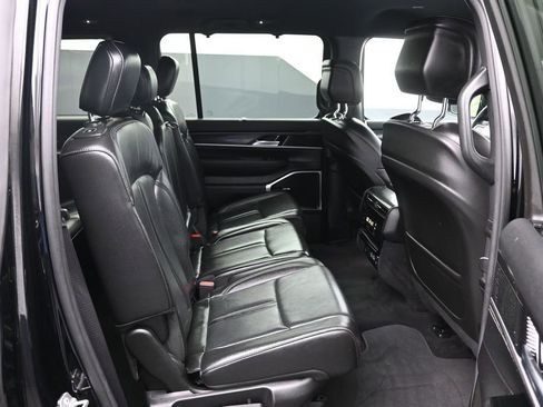 Used 2023 Jeep Wagoneer 4WD w/ Convenience Group I image 16
