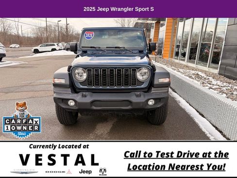 Used 2025 Jeep Wrangler Sport AWD/4WD image 2