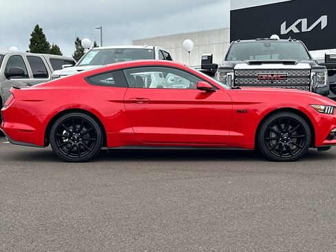 Used 2016 Ford Mustang GT Premium w/ Equipment Group 401A RWD image 3