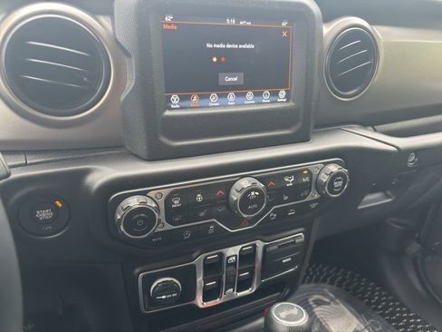 Used 2021 Jeep Wrangler Unlimited Sport AWD/4WD image 24