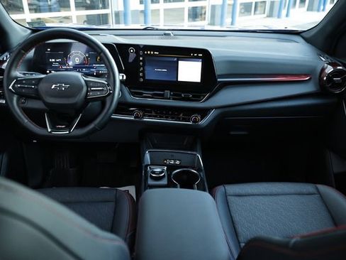 Used 2025 Chevrolet Equinox RS image 25