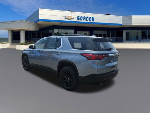 Used 2023 Chevrolet Traverse LT FWD image 3