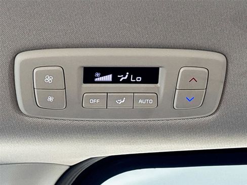 Used 2025 Kia Carnival FWD image 26