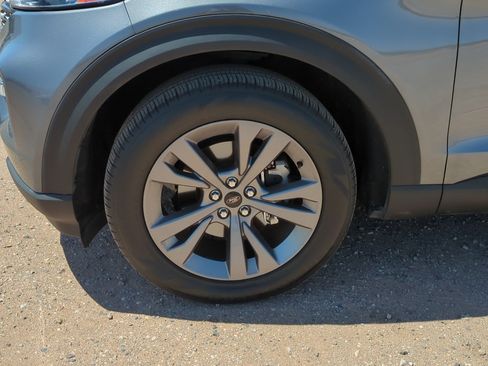 Used 2023 Ford Explorer XLT w/ Equipment Group 202A RWD image 10