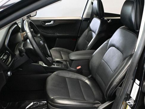 Used 2020 Ford Escape Titanium FWD image 18
