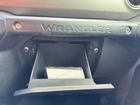 Used 2022 Jeep Wrangler Sport AWD/4WD image 24