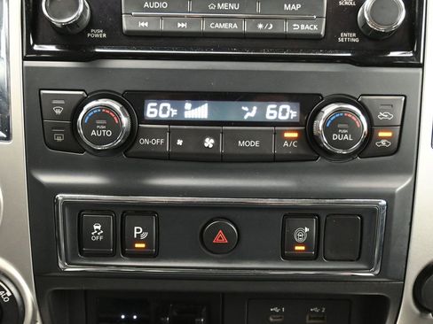 Used 2021 Nissan Titan SV w/ SV Convenience Package image 27