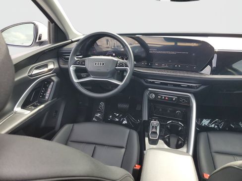 Used 2025 Audi Q5 Premium w/ Convenience Package image 12