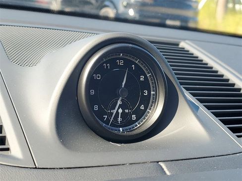 Used 2025 Porsche Macan image 29