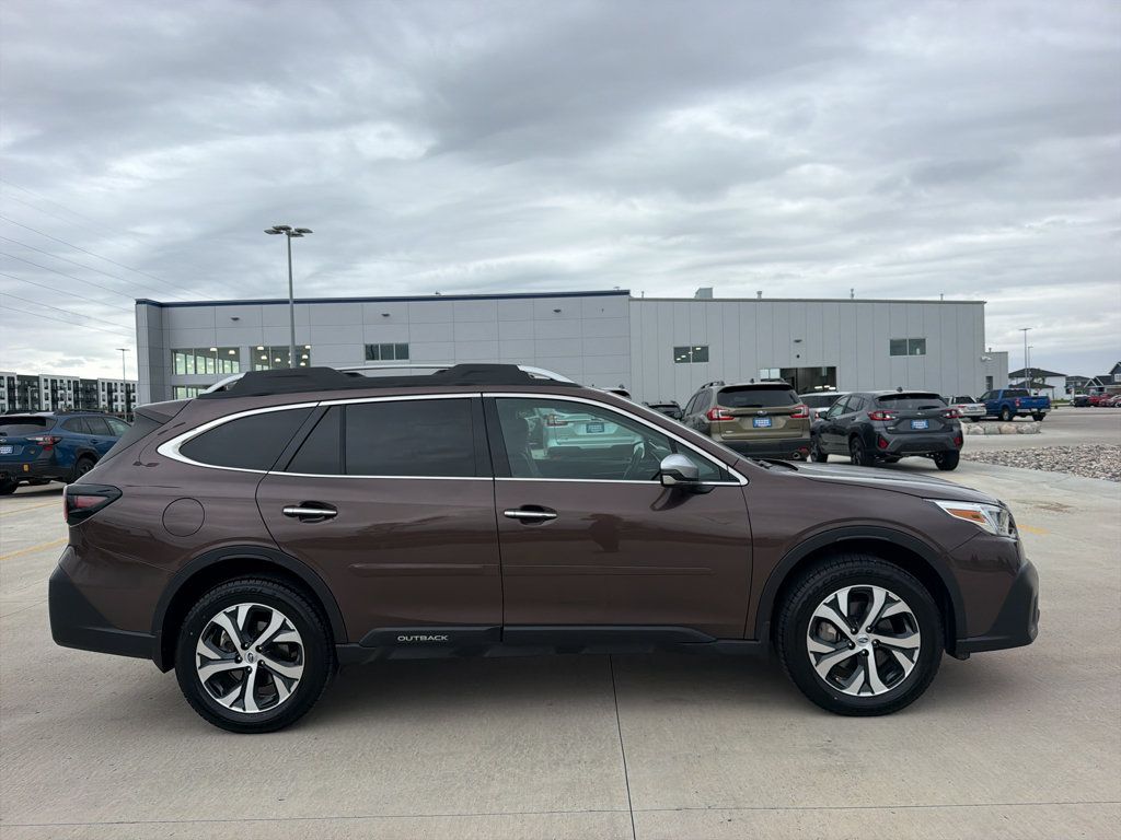 Used 2021 Subaru Outback Touring AWD/4WD image 4