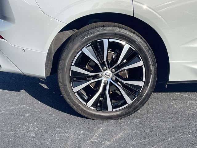 Certified 2024 Volvo XC60 B5 Plus AWD/4WD image 9
