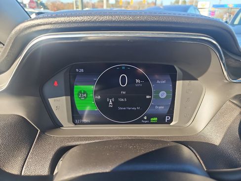 Used 2023 Chevrolet Bolt LT w/ Infotainment Package image 9