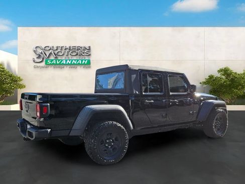 Used 2023 Jeep Gladiator Sport w/ Trailer Tow Package AWD/4WD image 5