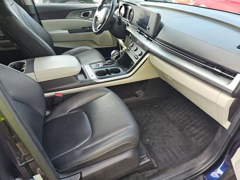 Used 2022 Kia Carnival LX FWD image 11