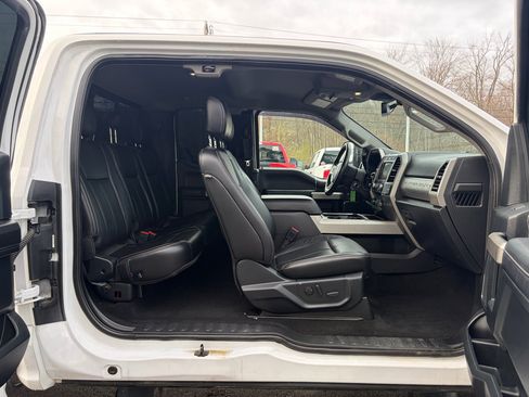 Used 2020 Ford F250 Lariat w/ Chrome Package image 44