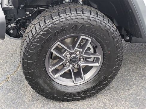 New 2025 Jeep Gladiator Mojave w/ Convenience Group image 11