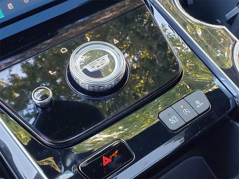 New 2026 Cadillac Escalade ESV Luxury w/ LPO, Radiant Package image 28