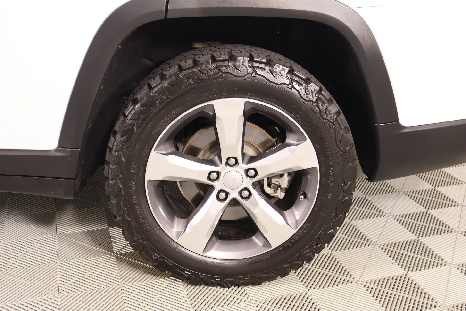 Used 2021 Jeep Grand Cherokee L Limited AWD/4WD image 21