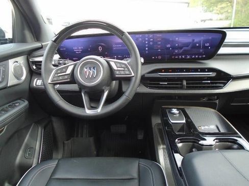 Certified 2025 Buick Enclave Avenir w/ Super Cruise Package AWD/4WD image 22