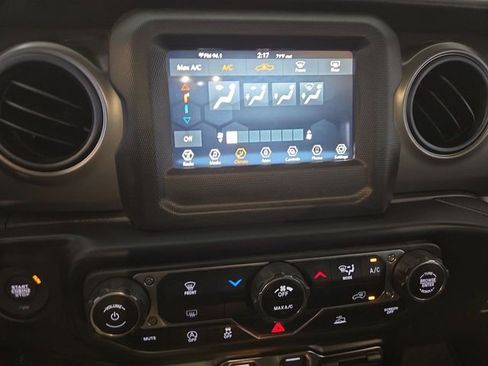 Used 2022 Jeep Gladiator Sport AWD/4WD image 18