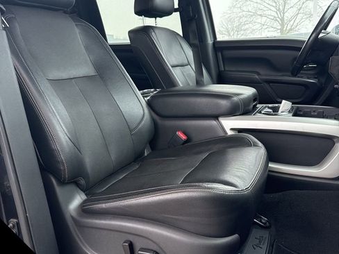 Used 2019 Nissan Titan SL w/ Midnight Edition image 26