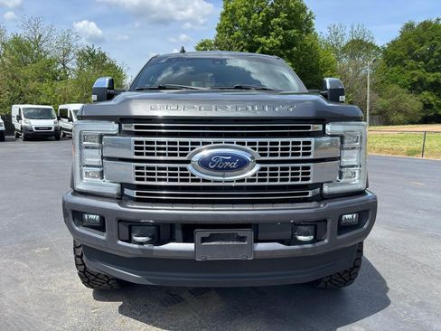 Used 2019 Ford F250 Platinum w/ Platinum Ultimate Package AWD/4WD image 3