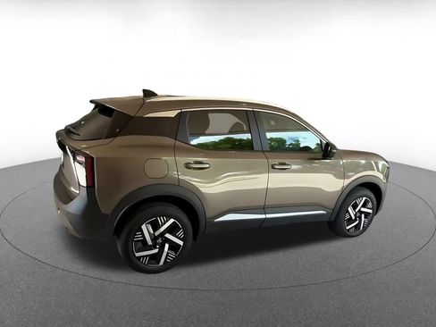Used 2026 Nissan Kicks SV w/ Cold Weather Package FWD image 14