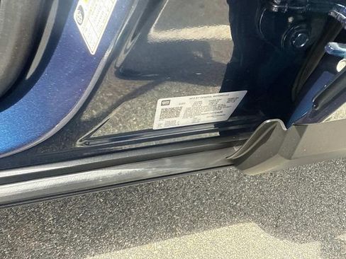 Used 2023 Chevrolet Traverse LT image 24