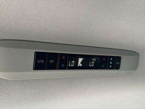 Certified 2026 Toyota Sienna XLE FWD image 24