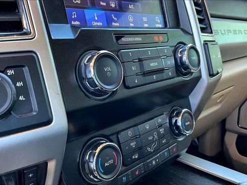 Used 2020 Ford F250 Lariat w/ Lariat Value Package image 32