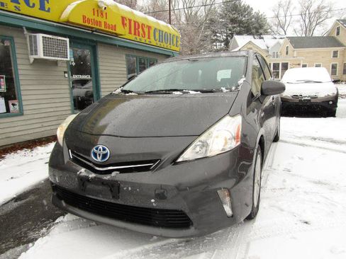 Used 2014 Toyota Prius V Three image 33
