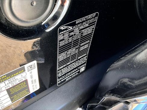 Used 2024 Jaguar F-PACE SVR image 33