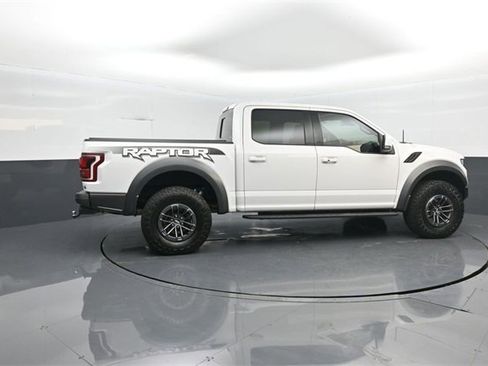 Certified 2018 Ford F150 Raptor w/ Equipment Group 802A Luxury image 8