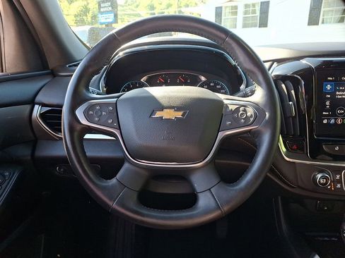 Used 2022 Chevrolet Traverse LT AWD/4WD image 19