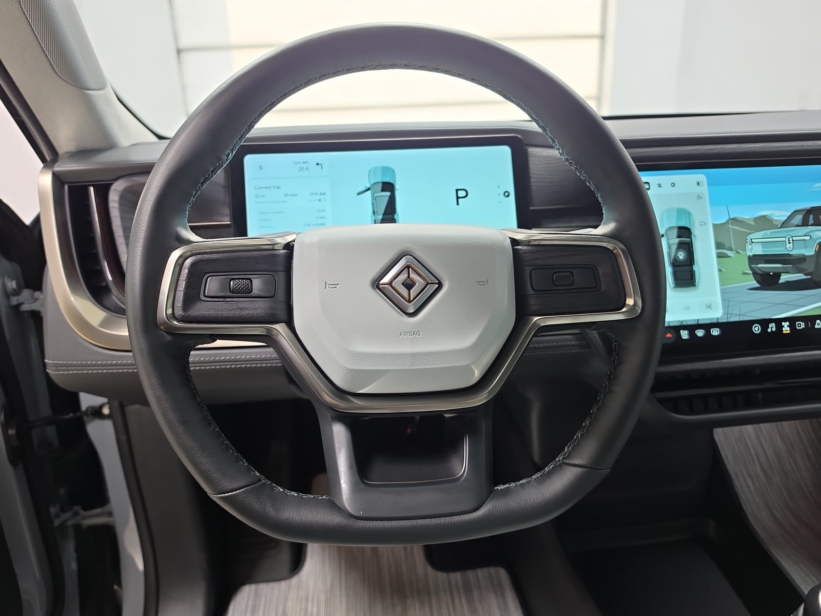 Used 2025 Rivian R1S Adventure Dual AWD/4WD image 28
