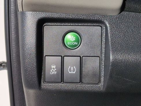 Used 2018 Honda HR-V EX image 15