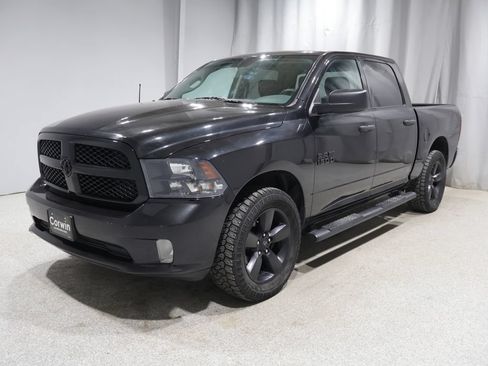 Used 2018 RAM 1500 Express w/ Black Ram 1500 Express Group AWD/4WD image 6