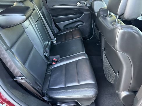 Used 2020 Jeep Grand Cherokee Limited image 15