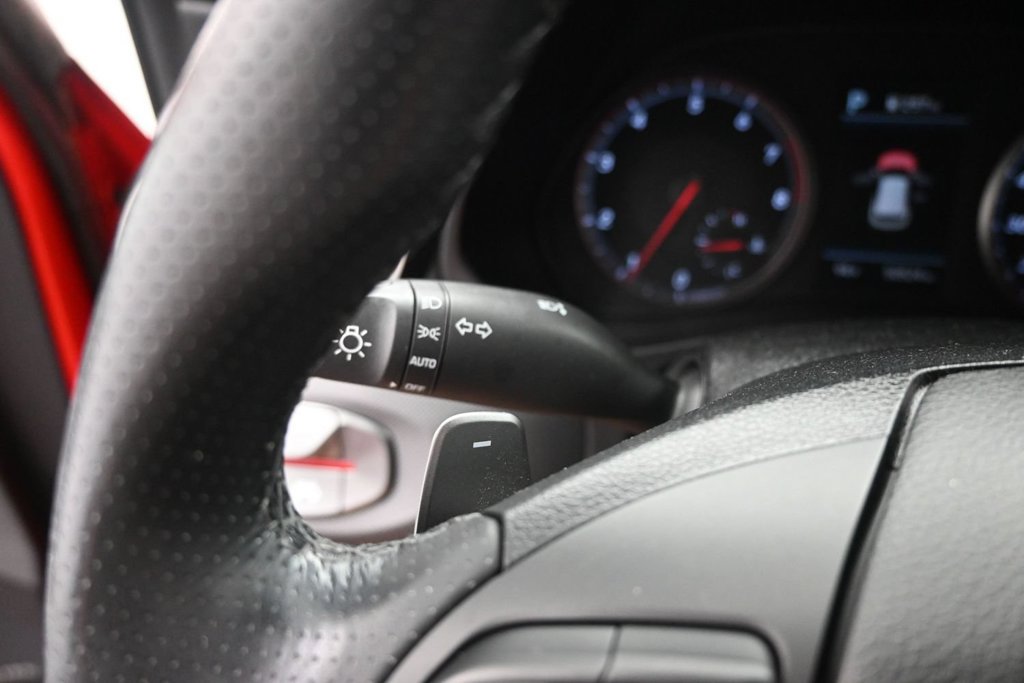 Used 2019 Hyundai Veloster Turbo FWD image 33