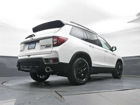 Certified 2024 Honda Passport Black Edition image 33